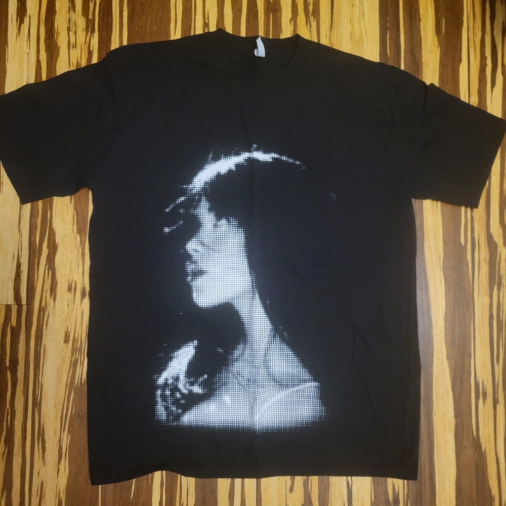 Lane Seven Black Graphic T-Shirt with Portrait Design Size XL